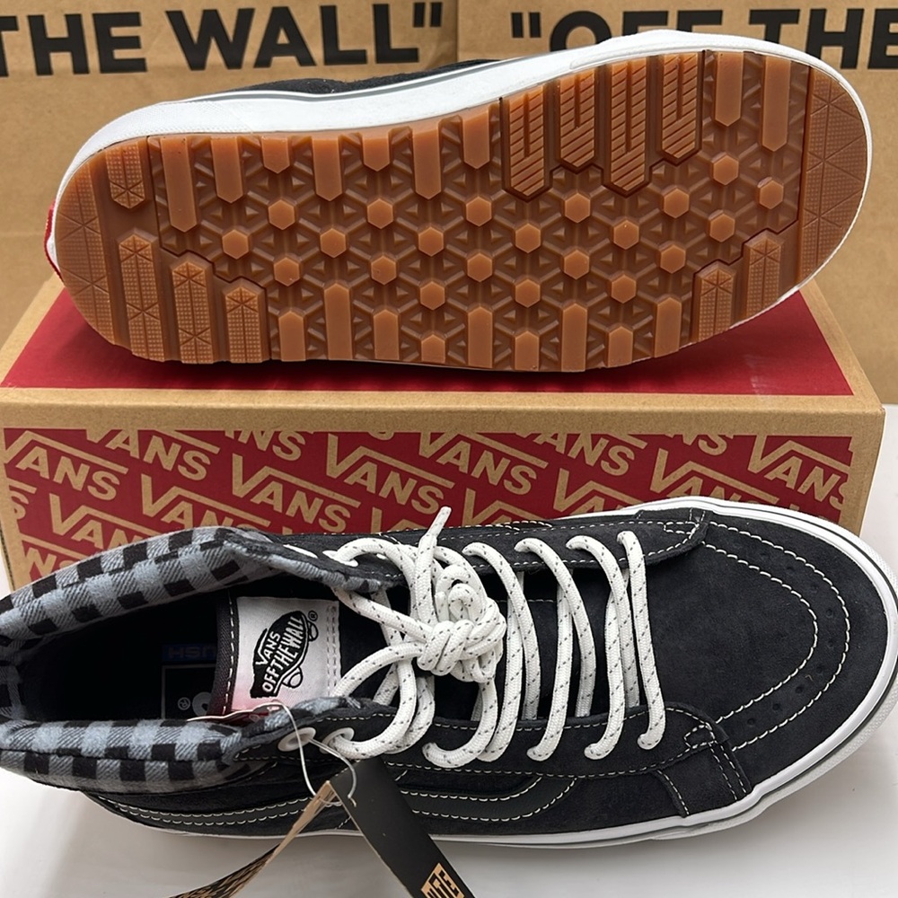 Vans Men’s Sk8-Hi Mte-1 Plaid Grey/White
VN0A5HZYGYW Boots Sneakers - Picture 4 of 16